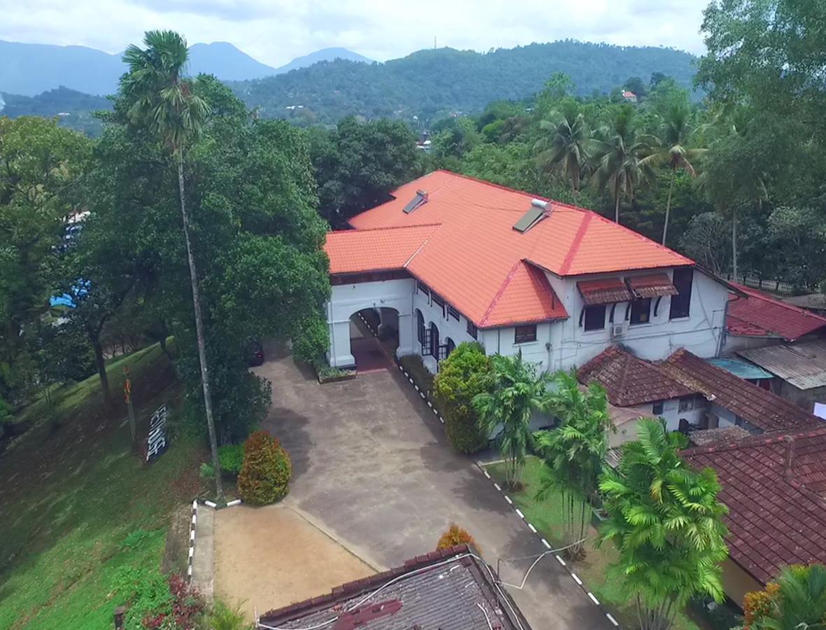 فندق Ratnapura Rest House المظهر الخارجي الصورة